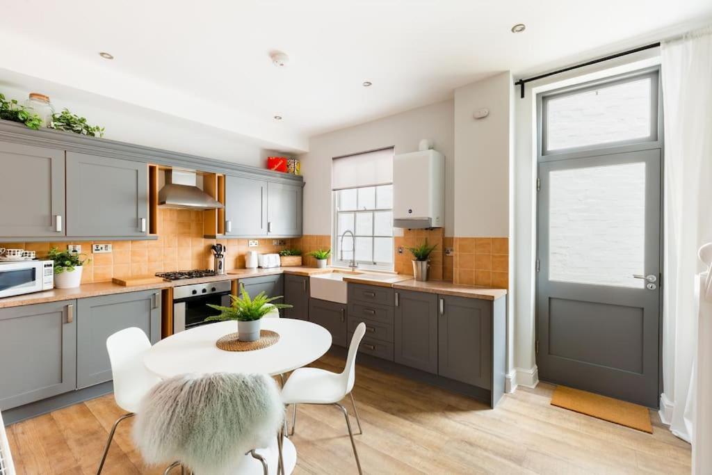 Fabulous Malvern Townhouse Great Malvern Bagian luar foto